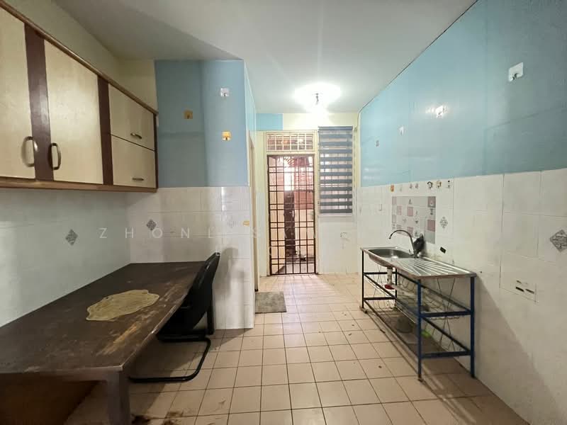 2-storey Terraced House for Sale in Bukit Gedung (Bayan Baru) - Zhonl Saw Boon Loong - Kitchen - PropertyGuru.com.my