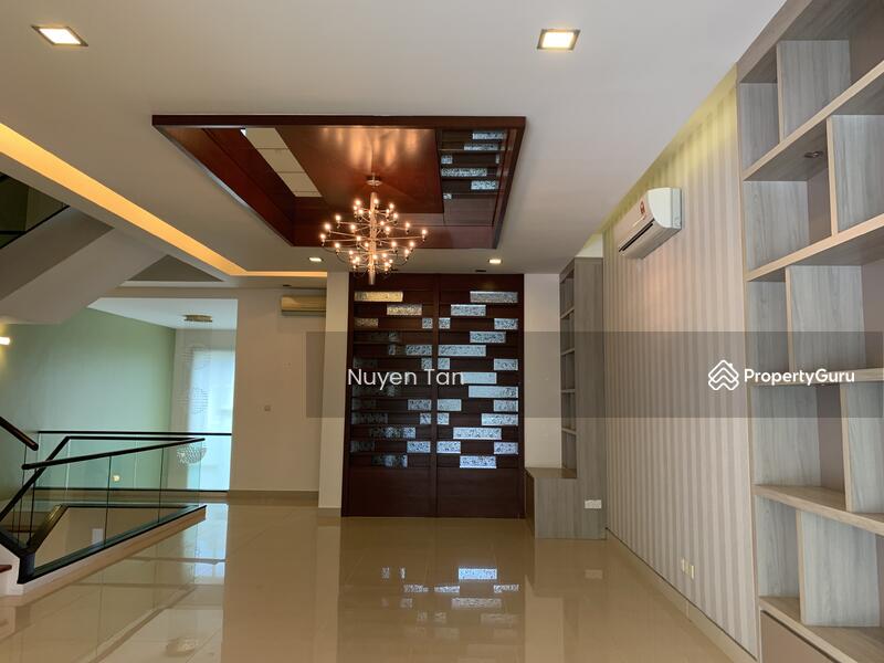 Living Hall with Ensuite Guest bedroom 