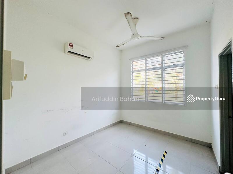 For Sale - Taman Dahlia (Bandar Baru Salak Tinggi)