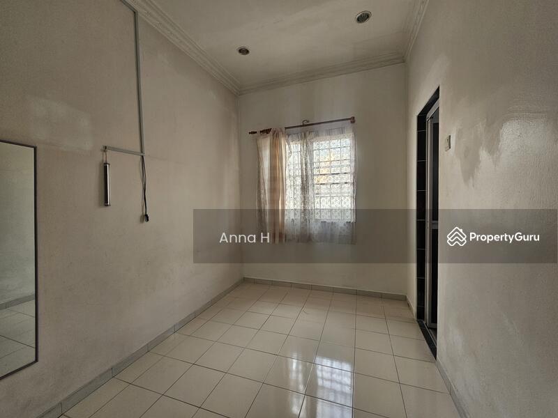 Rumah Teres untuk Dijual di Batu 9 (Cheras) - Anna H - PropertyGuru.com.my