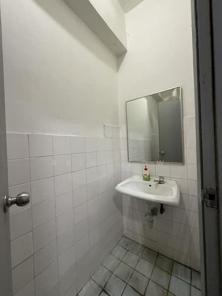 Office for Rent in Cheras Business Centre (Kuala Lumpur) - Rain Leow - Bathroom - PropertyGuru.com.my