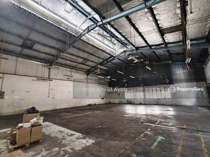For Rent - CORNER Warehouse Factory 1.5 Storey Seksyen 13 Bangi