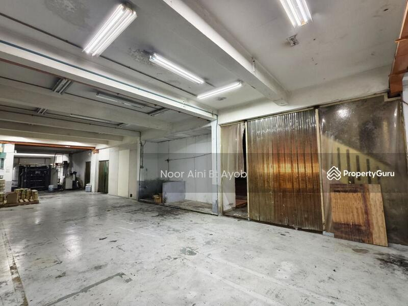 For Rent - CORNER Warehouse Factory 1.5 Storey Seksyen 13 Bangi