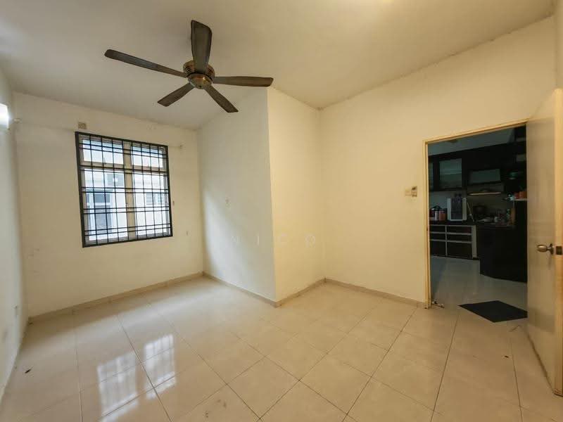 Rumah Teres 2-Tingkat untuk Dijual di Taman Ehsan Jaya (Ulu Tiram) - Nico Chong - Living Room - PropertyGuru.com.my