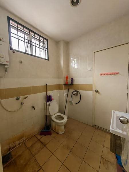 Rumah Teres 2-Tingkat untuk Dijual di Taman Ehsan Jaya (Ulu Tiram) - Nico Chong - Bathroom - PropertyGuru.com.my
