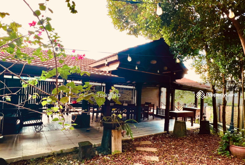 Outdoor Entertainment Deck