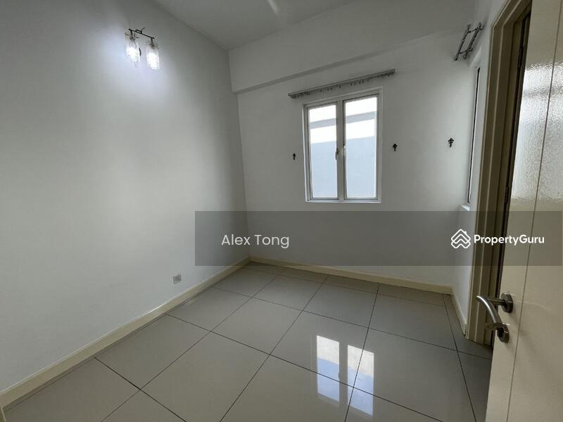 Untuk Dijual - Tiara Mutiara / The Crown