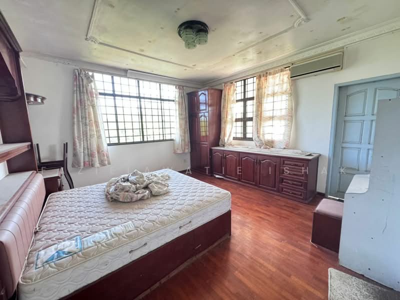 Bungalow for Sale in Kampung Pantai (Kemasik) - Fazielawatie Ishak - PropertyGuru.com.my