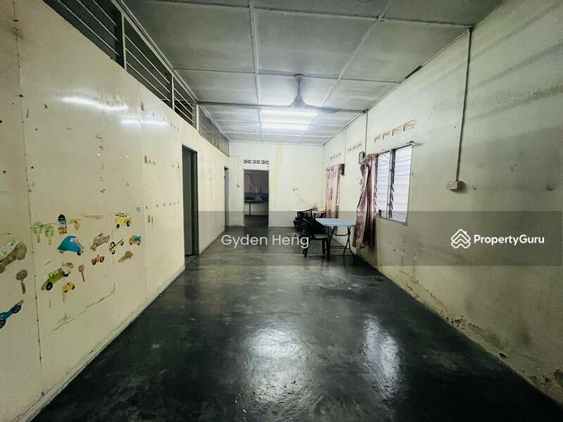 For Sale - Pekan Nanas
