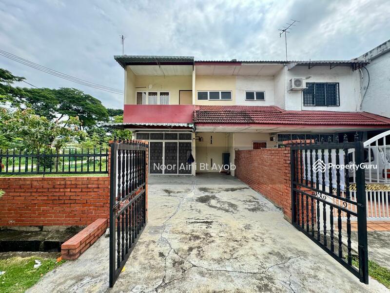 Untuk Dijual - CORNER LOT Taman Selaseh Batu Caves Gombak Terrace House