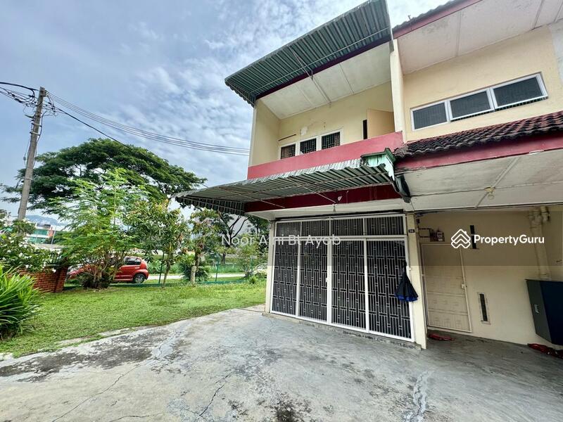 Untuk Dijual - CORNER LOT Taman Selaseh Batu Caves Gombak Terrace House