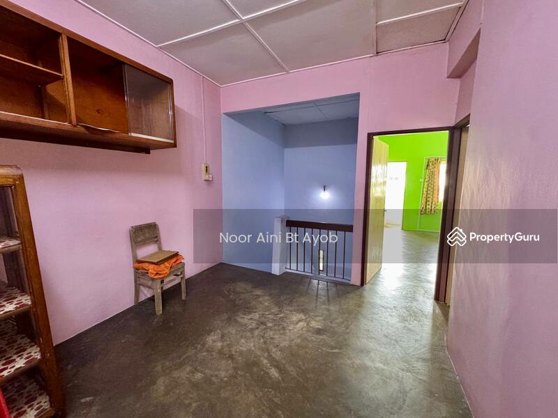 Untuk Dijual - CORNER LOT Taman Selaseh Batu Caves Gombak Terrace House