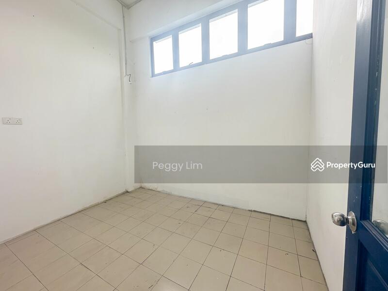 Untuk Dijual - Semi-D factory at Seksyen U8