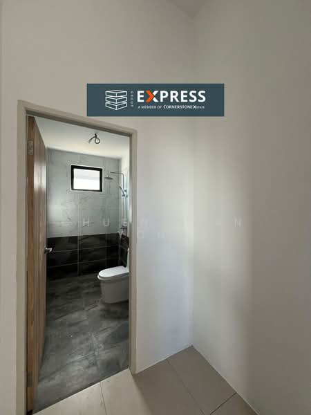 Semi-Detached House for Sale in Senadin (Miri) - Chuen Nean Yong - Bathroom - PropertyGuru.com.my