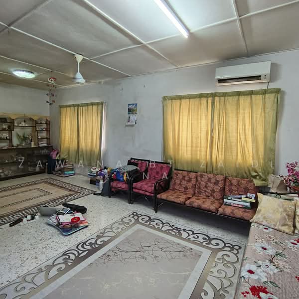 Rumah Berkembar untuk Dijual di Seksyen 1 Wangsa Maju (Wangsa Maju) - Zawana BT Zaidi Ana - Living Room - PropertyGuru.com.my