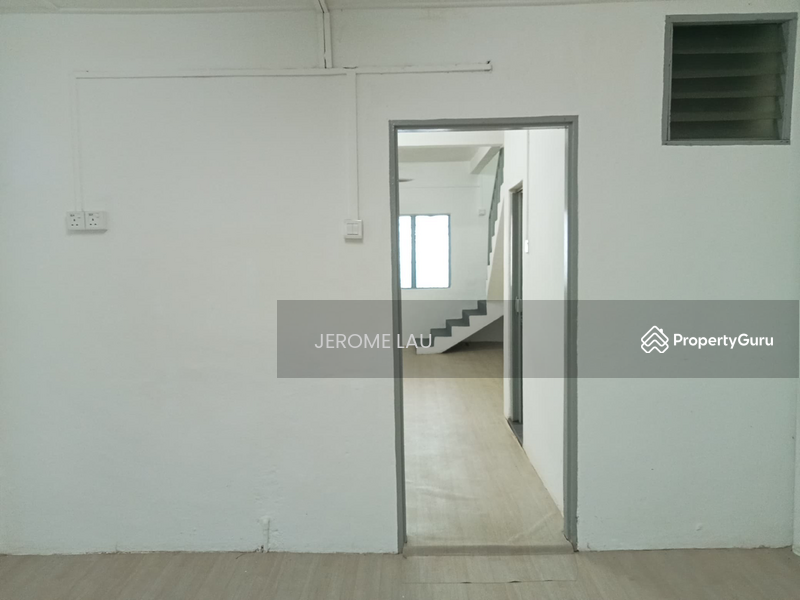 Untuk Disewa - Terrace house at Taman Delima
