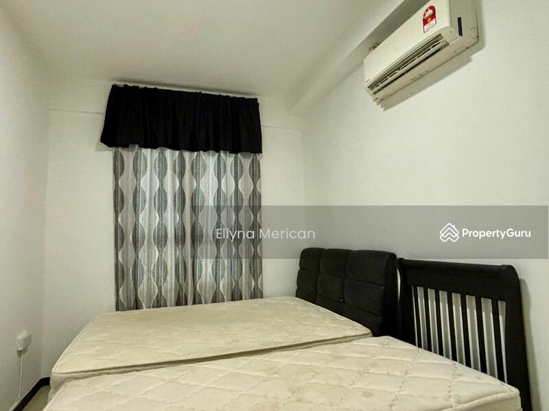 Middle room comes with 2 beds with latex mattresses