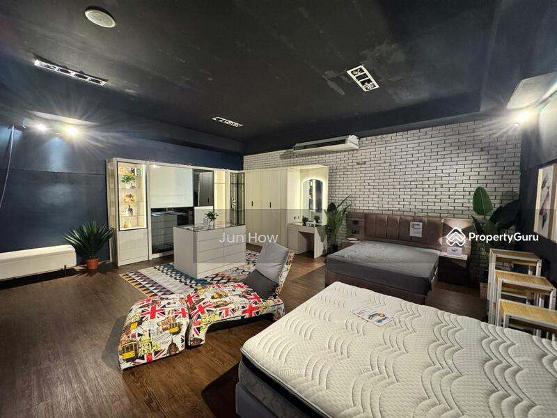 For Rent - Petaling Jaya (Facing Main Road)