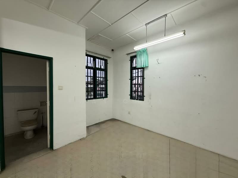 Rumah Teres 2 Tingkat untuk Dijual di Bandar Baru Permas Jaya (Permas Jaya) - Eway Chua - Bathroom - PropertyGuru.com.my