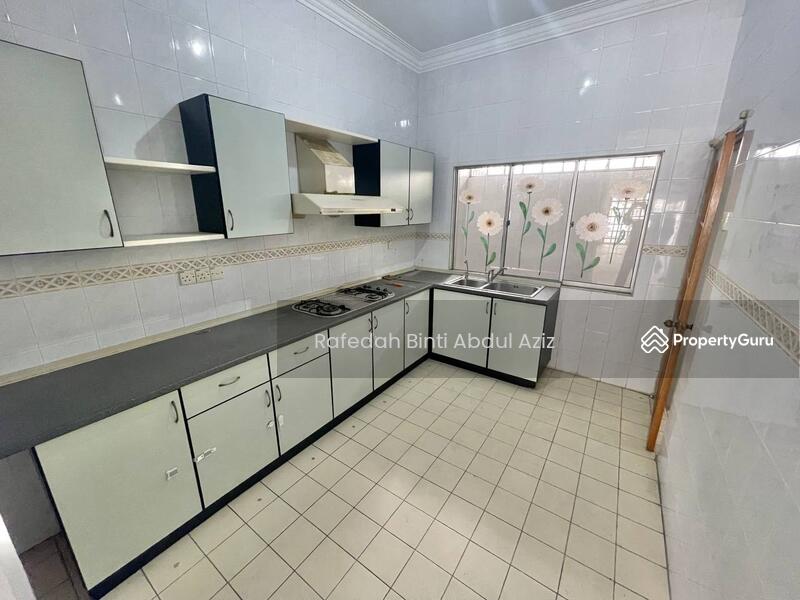 For Sale - End Lot Double Storey Terrace House Tempua, Bandar Puchong Jaya