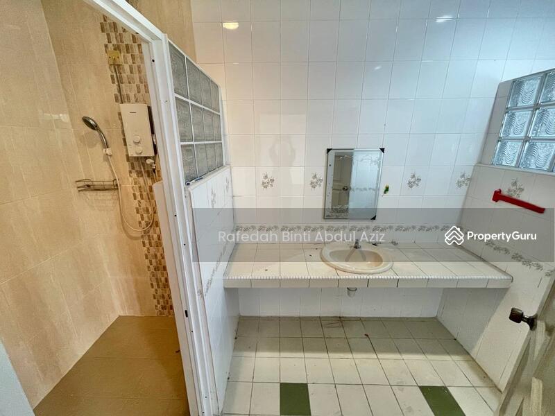 For Sale - End Lot Double Storey Terrace House Tempua, Bandar Puchong Jaya