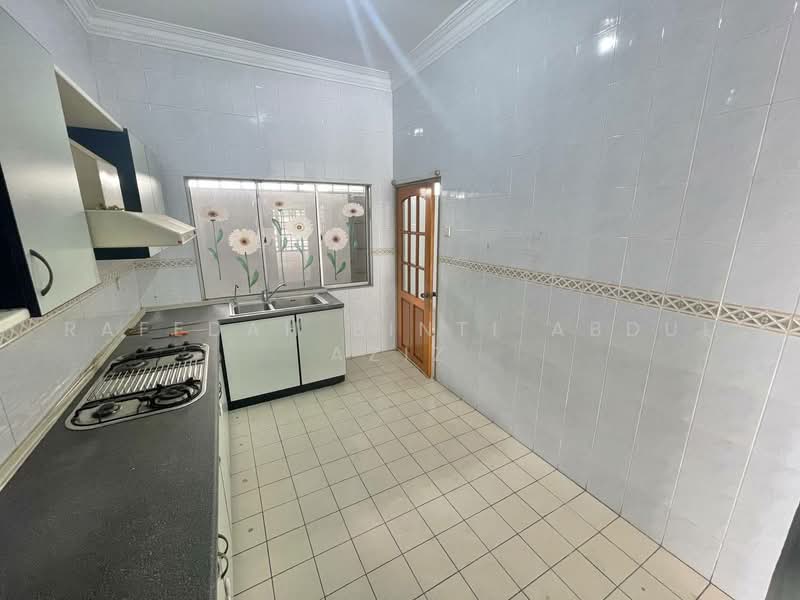 Rumah Teres 2 Tingkat untuk Dijual di BANDAR PUCHONG JAYA (Puchong) - Rafedah Binti Abdul Aziz - Kitchen - PropertyGuru.com.my