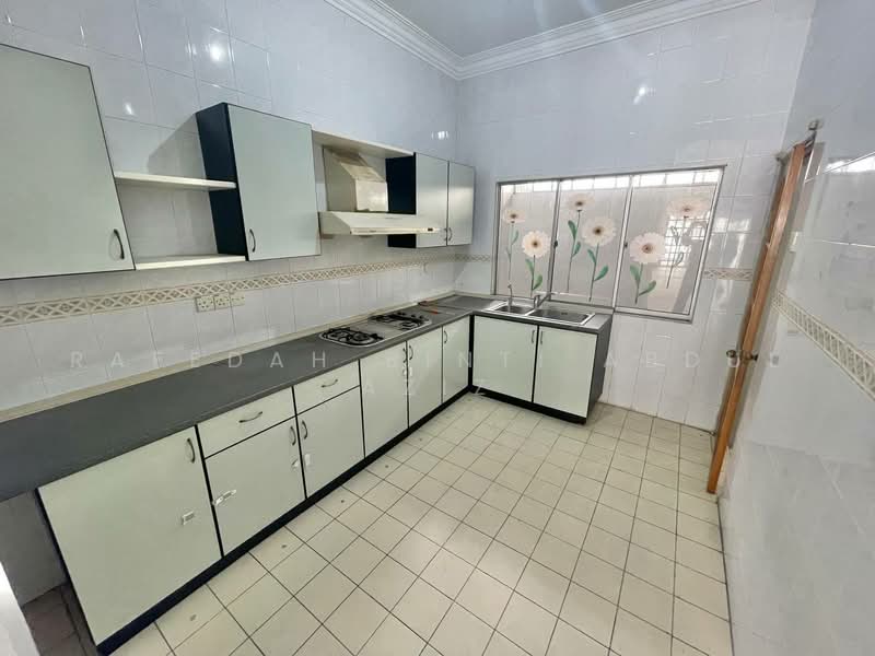 Rumah Teres 2 Tingkat untuk Dijual di BANDAR PUCHONG JAYA (Puchong) - Rafedah Binti Abdul Aziz - Kitchen - PropertyGuru.com.my