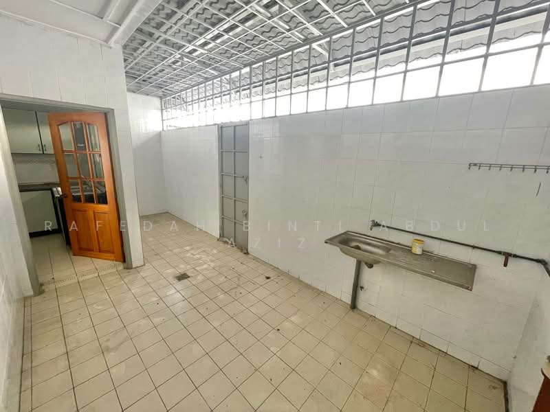 Rumah Teres 2 Tingkat untuk Dijual di BANDAR PUCHONG JAYA (Puchong) - Rafedah Binti Abdul Aziz - Kitchen - PropertyGuru.com.my