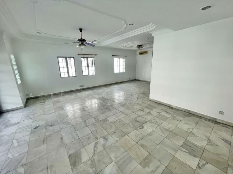 Rumah Teres 2 Tingkat untuk Dijual di BANDAR PUCHONG JAYA (Puchong) - Rafedah Binti Abdul Aziz - Living Room - PropertyGuru.com.my