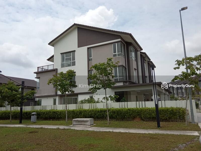 Rumah Teres untuk Dijual di Bandar Tropicana Aman (Telok Panglima Garang) - Kim Chia - PropertyGuru.com.my