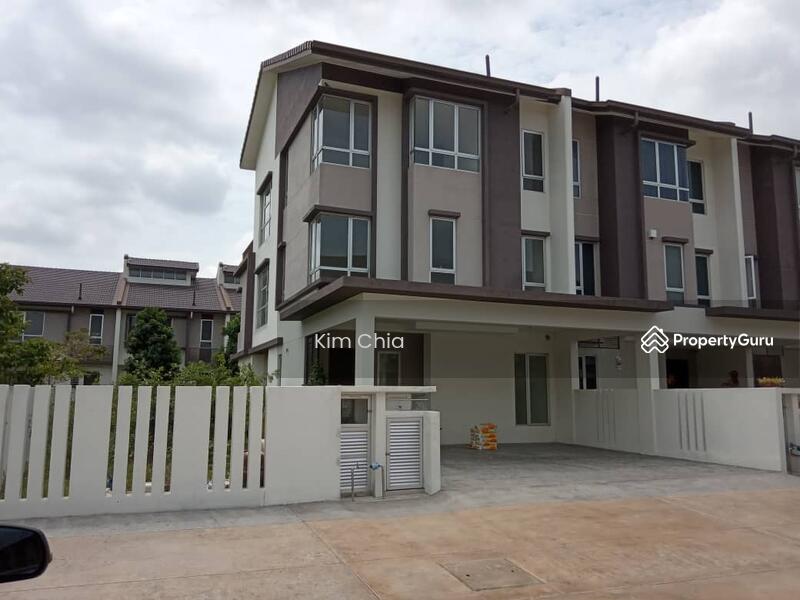 Rumah Teres untuk Dijual di Bandar Tropicana Aman (Telok Panglima Garang) - Kim Chia - PropertyGuru.com.my
