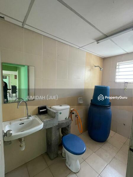 Alam Prima Apartment PenthouseExperience luxury living with a breathtaking view from your balcony