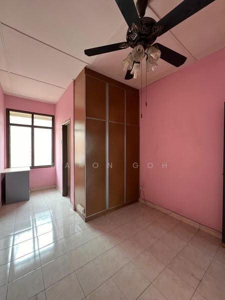 2.5-storey Terraced House for Sale in Taman Bukit Serdang (Seri Kembangan) - Aaron Goh - Bedroom - PropertyGuru.com.my