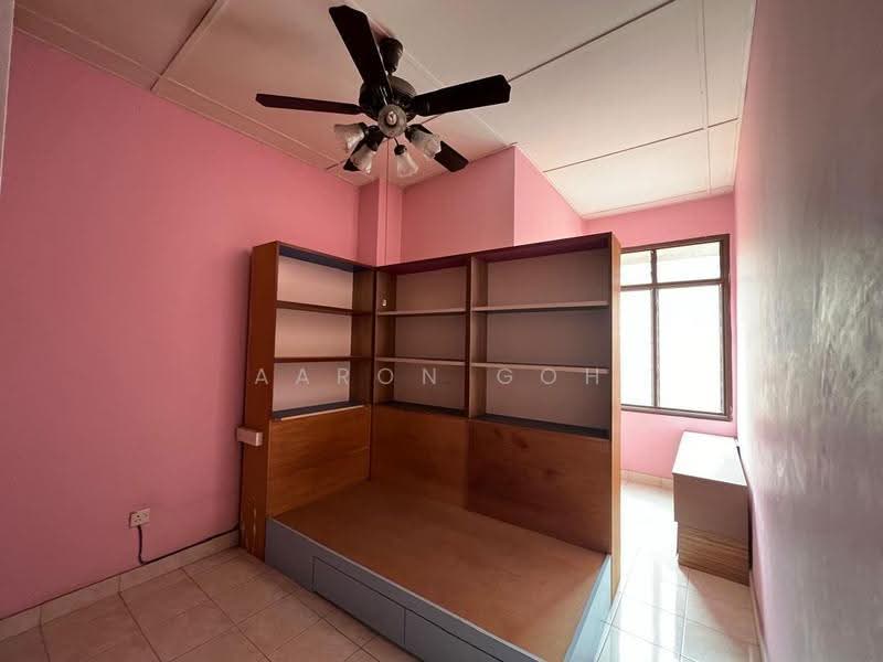 2.5-storey Terraced House for Sale in Taman Bukit Serdang (Seri Kembangan) - Aaron Goh - Bedroom - PropertyGuru.com.my