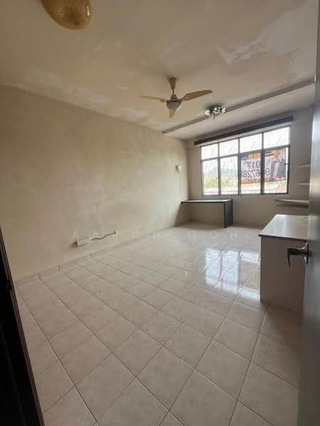 2.5-storey Terraced House for Sale in Taman Bukit Serdang (Seri Kembangan) - Aaron Goh - Study - PropertyGuru.com.my
