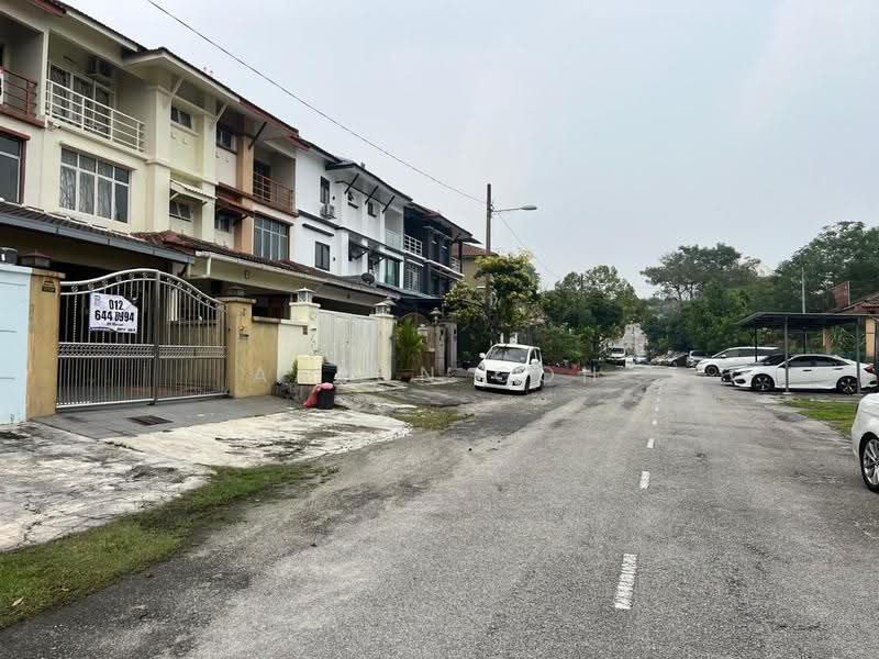 2.5-storey Terraced House for Sale in Taman Bukit Serdang (Seri Kembangan) - Aaron Goh - Exterior - PropertyGuru.com.my