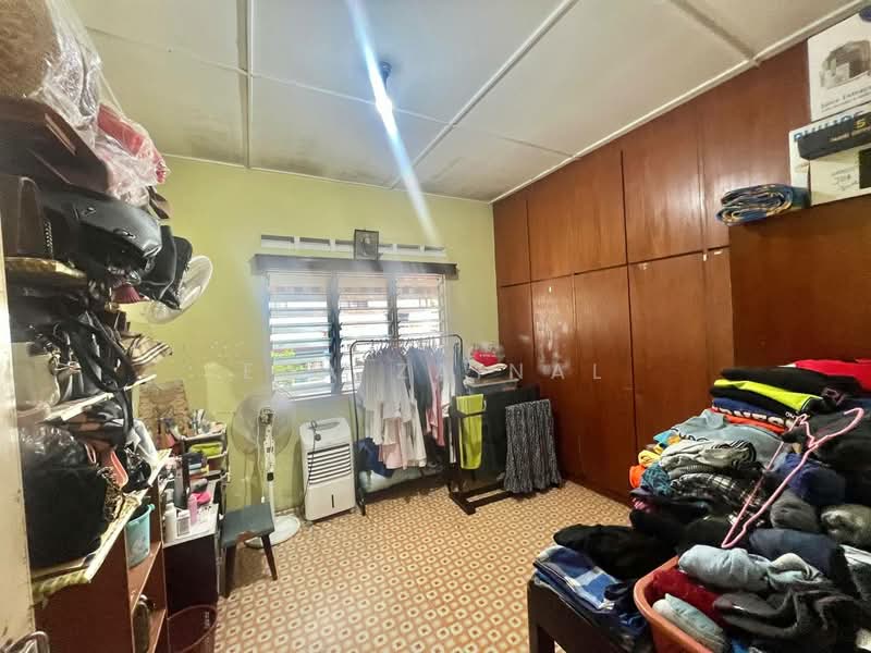Rumah Berkembar untuk Dijual di Seksyen 17 (Petaling Jaya) - Eda Zainal - Bedroom - PropertyGuru.com.my