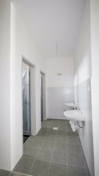Shop / Office for Rent in Setia Ecohill (Semenyih) - Dann Ng - Corridor - PropertyGuru.com.my
