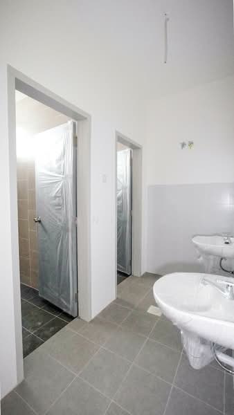 Shop / Office for Rent in Setia Ecohill (Semenyih) - Dann Ng - Bathroom - PropertyGuru.com.my