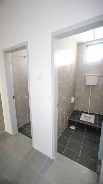 Shop / Office for Rent in Setia Ecohill (Semenyih) - Dann Ng - Bathroom - PropertyGuru.com.my