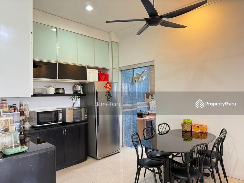 For Sale - Putri Ria Apartment
