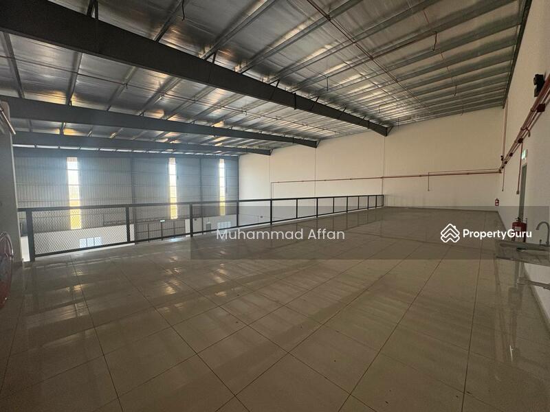 For Rent - 3 Storey Semi D Factory Klia Sepang with lift for rent