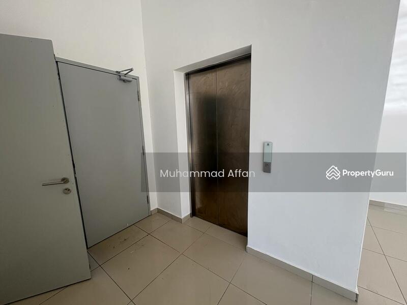 For Rent - 3 Storey Semi D Factory Klia Sepang with lift for rent