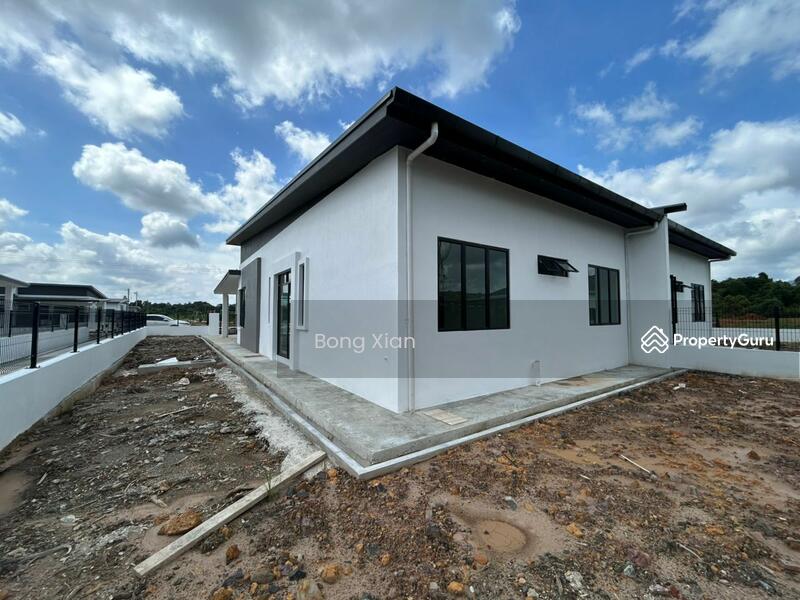 Untuk Dijual - Semi-D house at Matang
