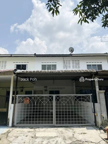 Untuk Dijual - Freehold Double Storey Terrace Lowcost at Taman Perwira Jaya Kluang