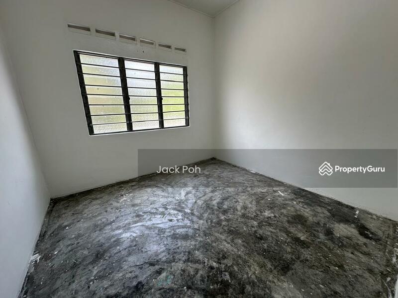Untuk Dijual - Freehold Double Storey Terrace Lowcost at Taman Perwira Jaya Kluang