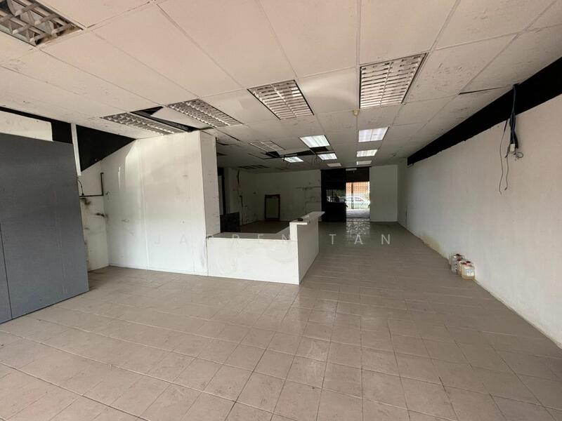 For Rent - 1.5 Storey Factory / Warehouse @ Puchong Utama
