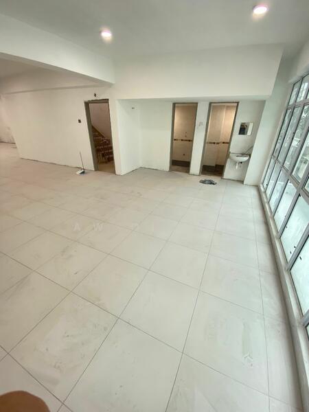 For Rent - Same Row With Brew House , Bandar Puteri Puchong , Prime Location , Amble Parking