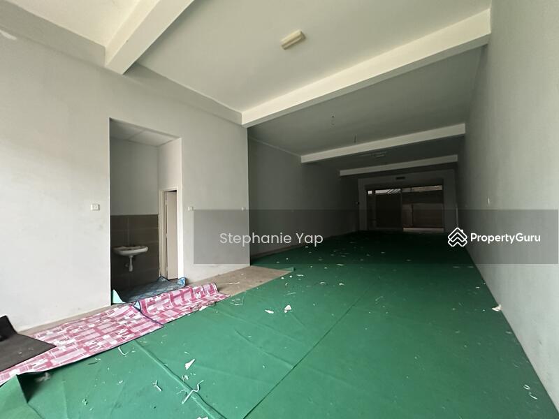 For Rent - Nilai 3 Wholesale Centre