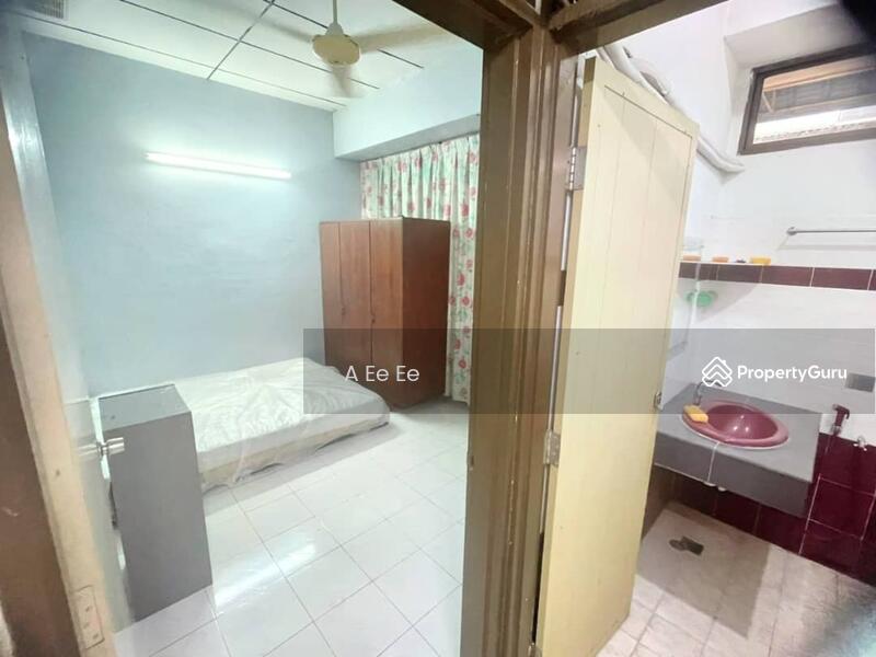 Untuk Dijual - JALAN ISMAIL CIK MATT , 2/terrace for sale